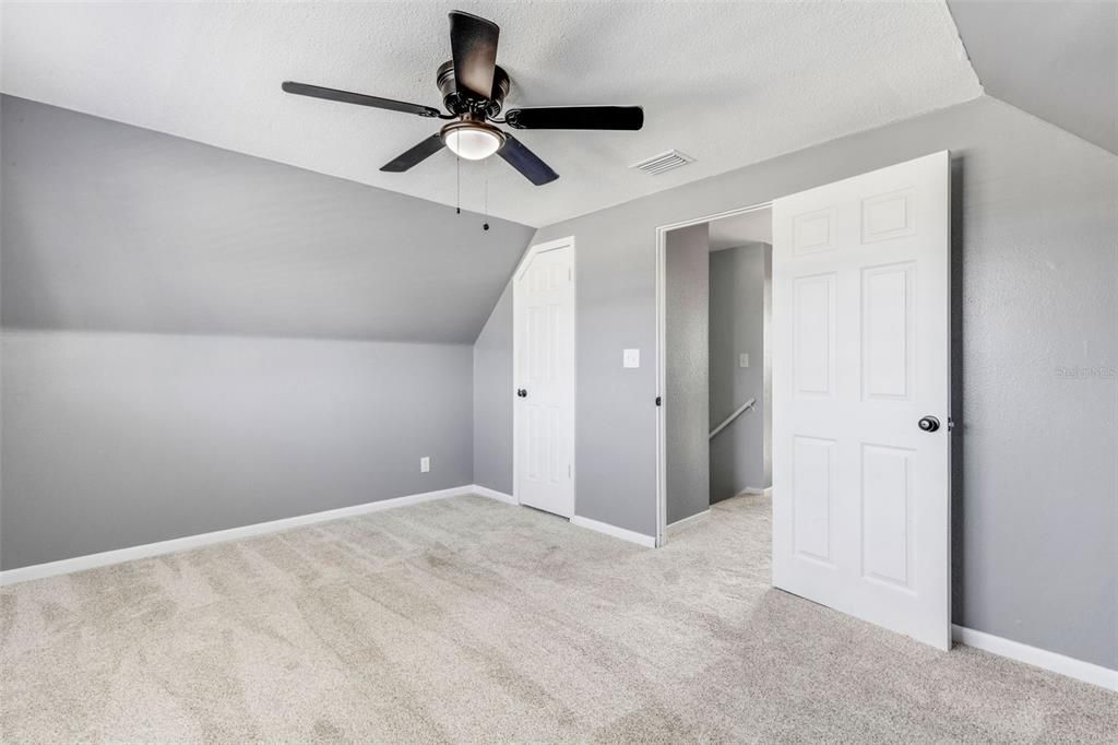 待售: $399,000 (4 贝兹, 2 浴室, 1728 平方英尺)