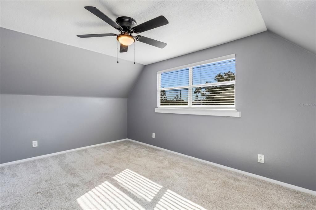 待售: $399,000 (4 贝兹, 2 浴室, 1728 平方英尺)