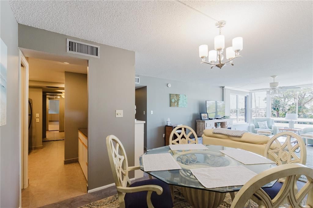 For Sale: $425,000 (2 beds, 2 baths, 1220 Square Feet)