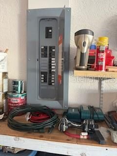 На продажу: $285,000 (3 спален, 2 ванн, 1302 Квадратных фут)