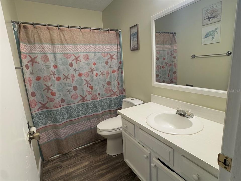 For Sale: $217,000 (3 beds, 2 baths, 1087 Square Feet)