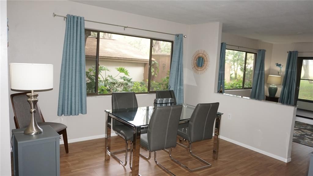 出租: $1,600 (2 贝兹, 2 浴室, 1144 平方英尺)