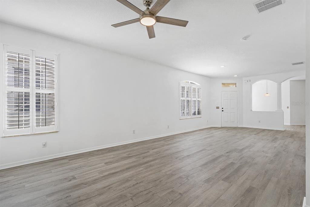 待售: $425,000 (3 贝兹, 2 浴室, 1828 平方英尺)