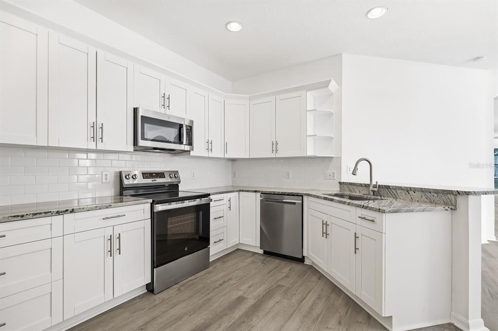 待售: $425,000 (3 贝兹, 2 浴室, 1828 平方英尺)