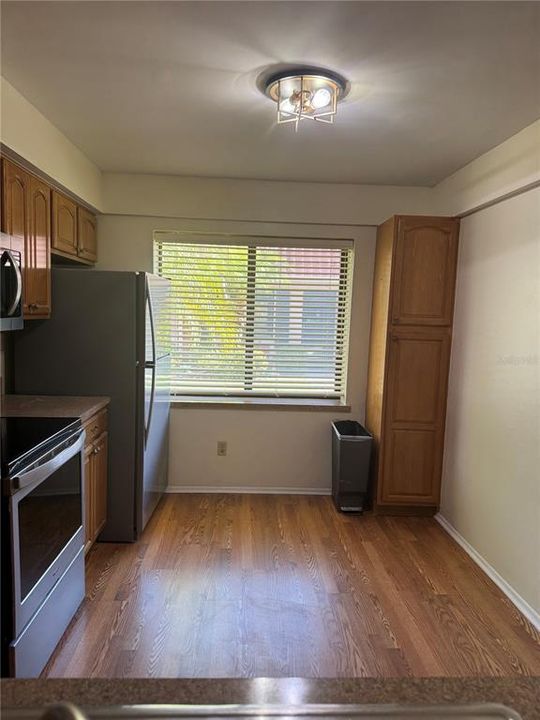 For Sale: $170,000 (2 beds, 2 baths, 1150 Square Feet)