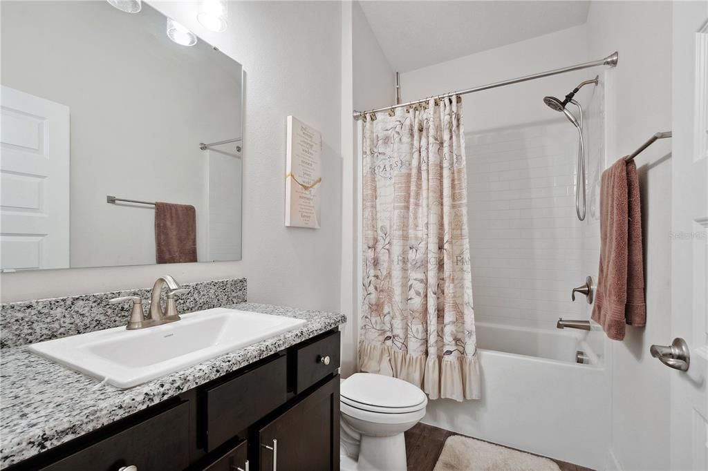 En Venta: $299,000 (3 camas, 2 baños, 1862 Pies cuadrados)