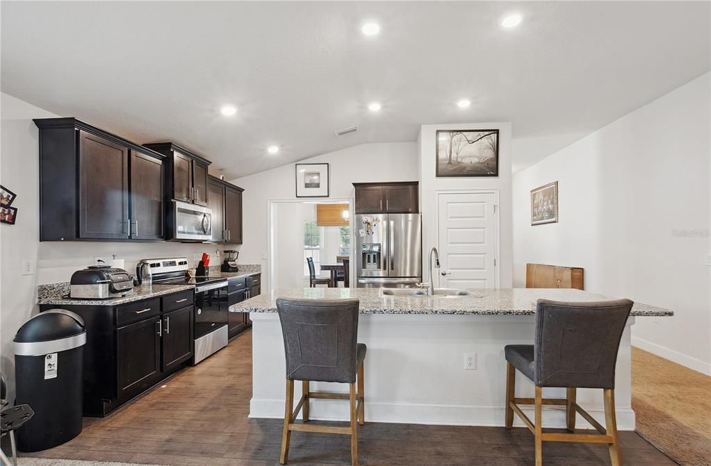 En Venta: $299,000 (3 camas, 2 baños, 1862 Pies cuadrados)