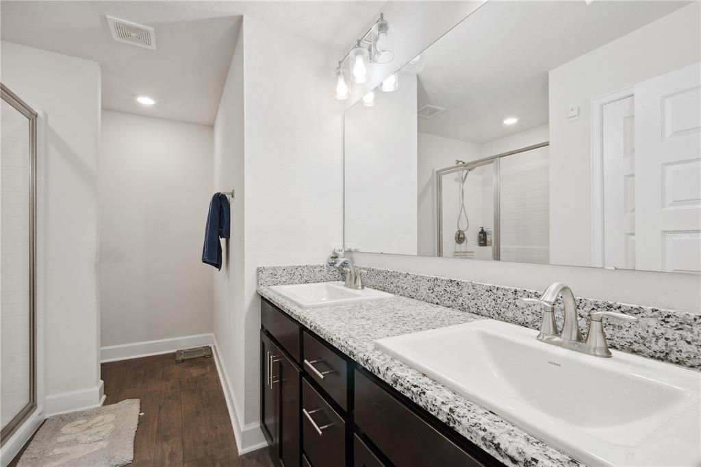 En Venta: $299,000 (3 camas, 2 baños, 1862 Pies cuadrados)