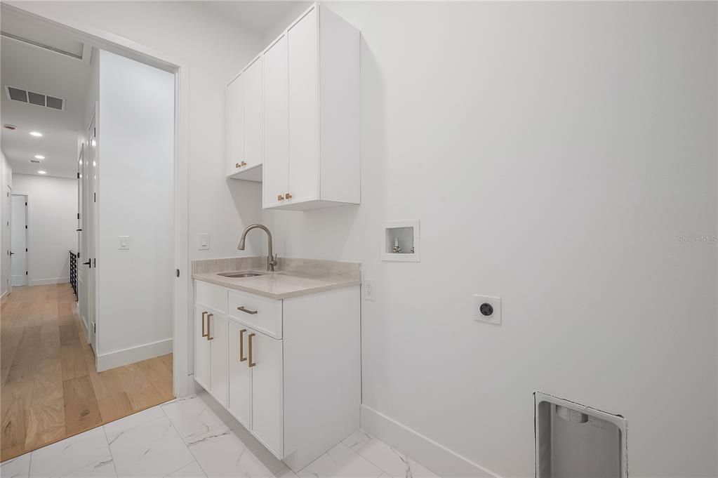 For Sale: $650,000 (3 beds, 2 baths, 2097 Square Feet)