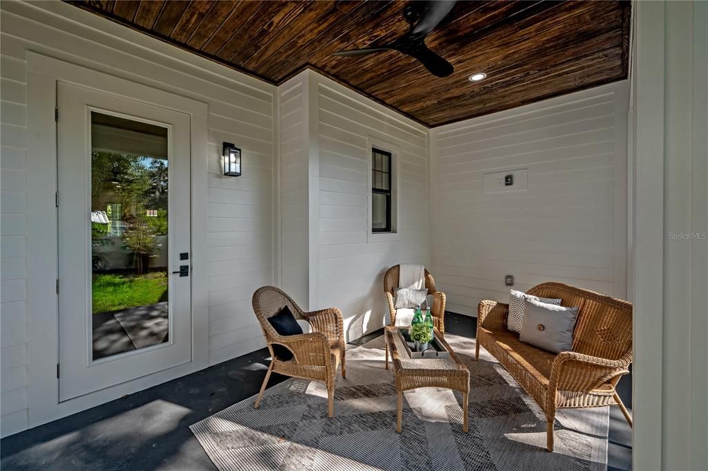 For Sale: $650,000 (3 beds, 2 baths, 2097 Square Feet)