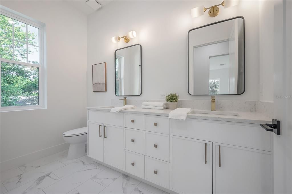 For Sale: $650,000 (3 beds, 2 baths, 2097 Square Feet)