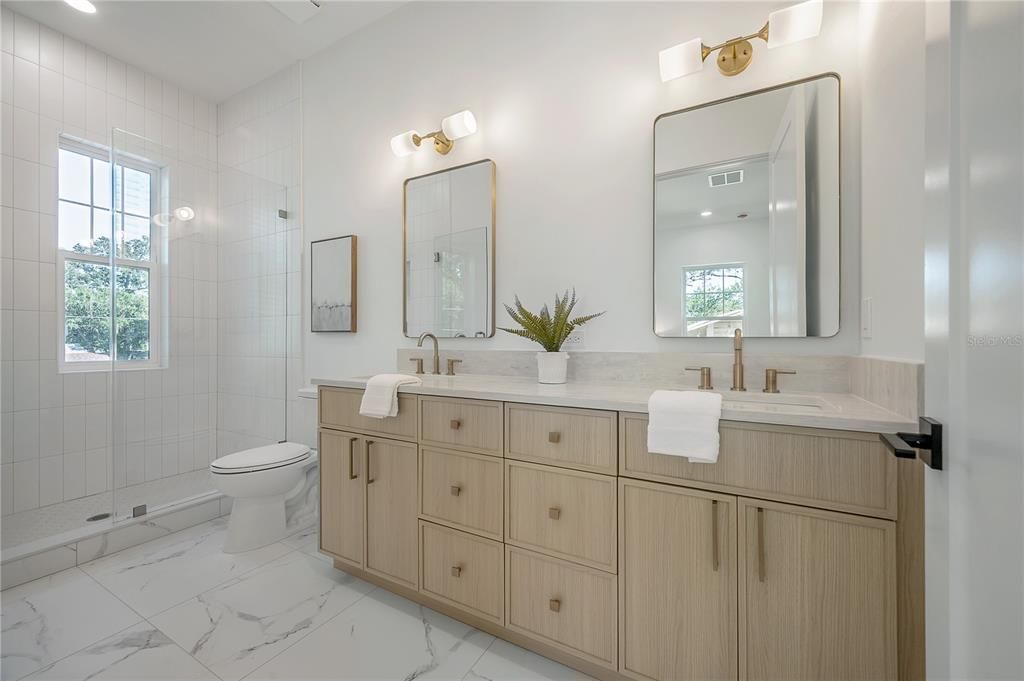 For Sale: $650,000 (3 beds, 2 baths, 2097 Square Feet)