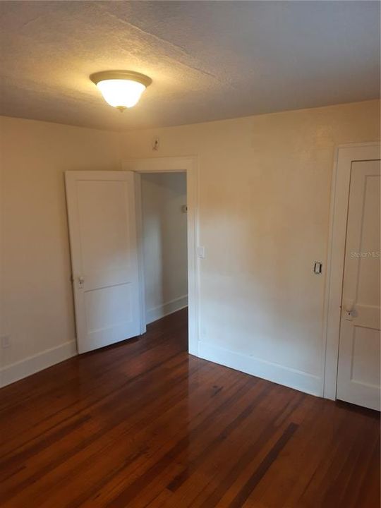 出租: $2,450 (2 贝兹, 1 浴室, 920 平方英尺)