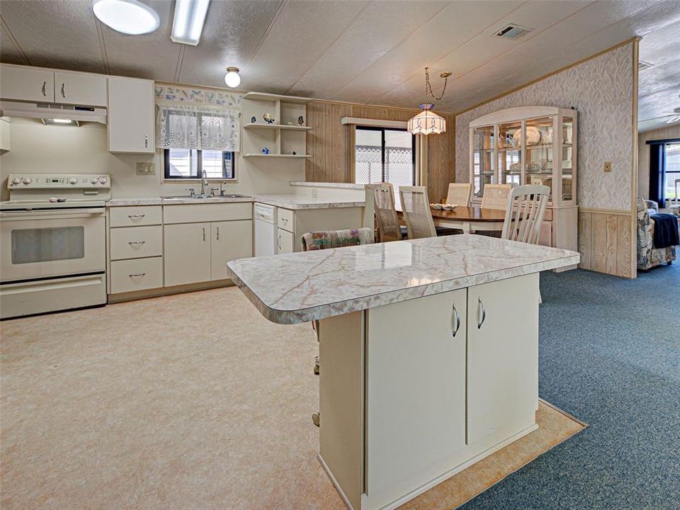 待售: $149,000 (2 贝兹, 2 浴室, 1247 平方英尺)