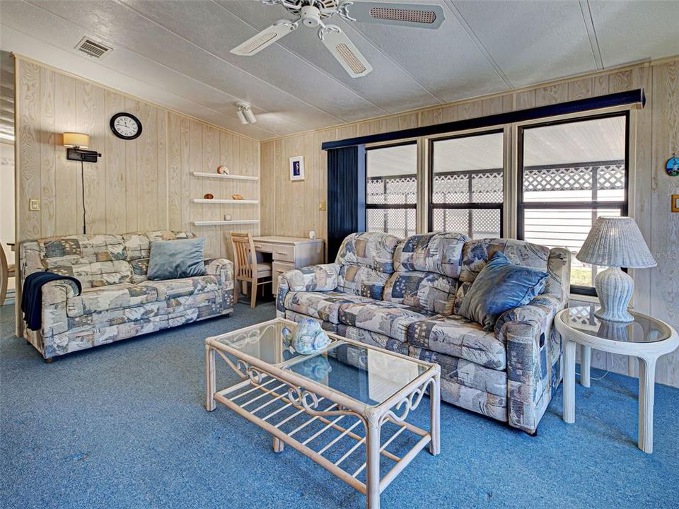 待售: $149,000 (2 贝兹, 2 浴室, 1247 平方英尺)