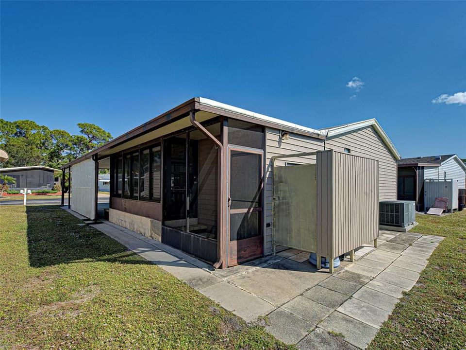 待售: $149,000 (2 贝兹, 2 浴室, 1247 平方英尺)