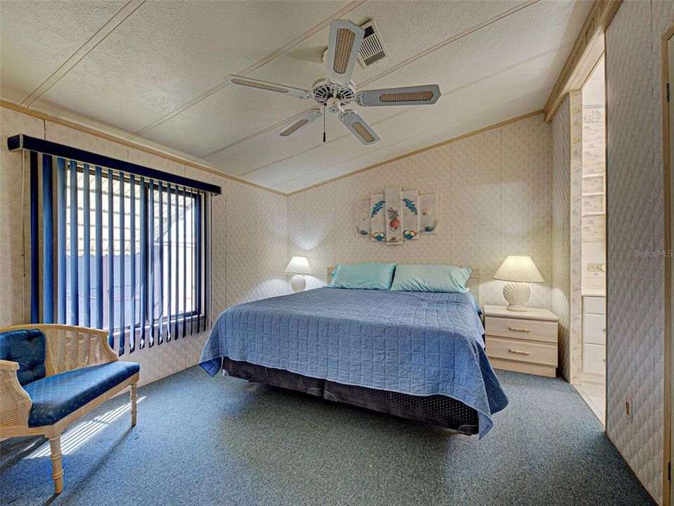 待售: $149,000 (2 贝兹, 2 浴室, 1247 平方英尺)