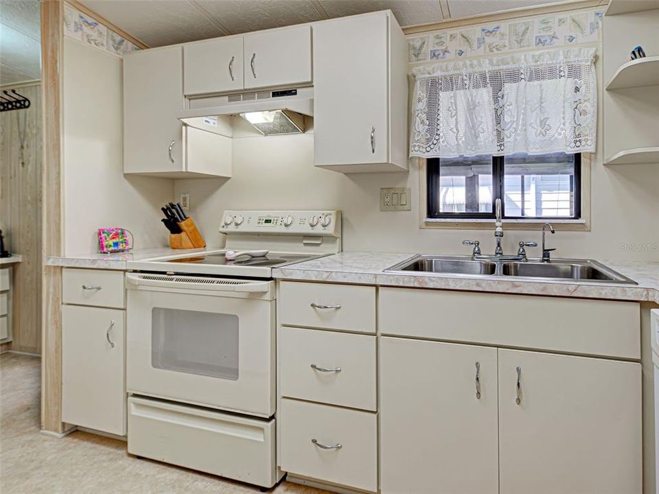 待售: $149,000 (2 贝兹, 2 浴室, 1247 平方英尺)