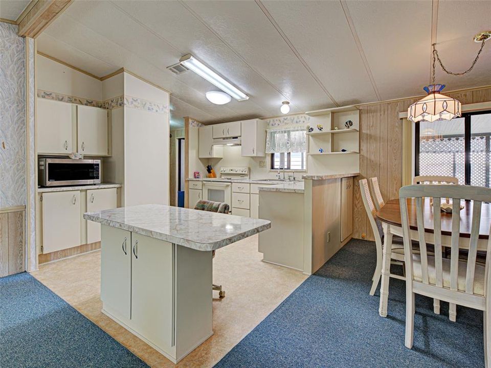 待售: $149,000 (2 贝兹, 2 浴室, 1247 平方英尺)