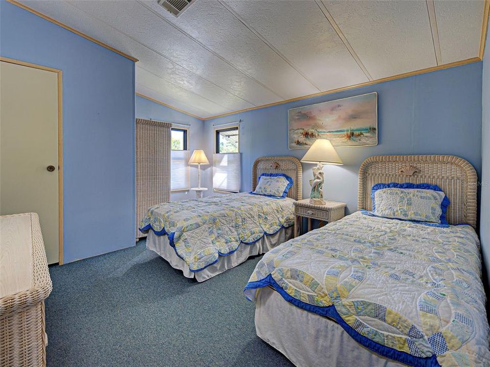 待售: $149,000 (2 贝兹, 2 浴室, 1247 平方英尺)