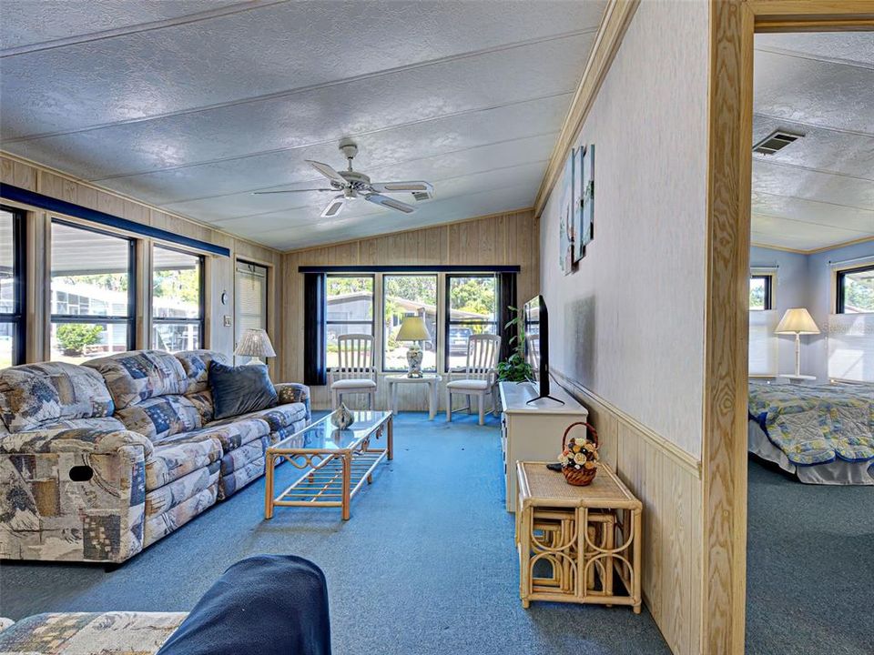 待售: $149,000 (2 贝兹, 2 浴室, 1247 平方英尺)