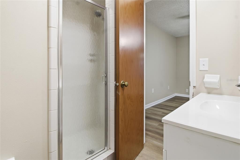 Active With Contract: $335,000 (3 beds, 2 baths, 1248 Square Feet)