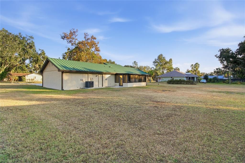 Active With Contract: $335,000 (3 beds, 2 baths, 1248 Square Feet)