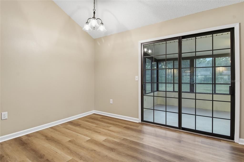 Active With Contract: $335,000 (3 beds, 2 baths, 1248 Square Feet)