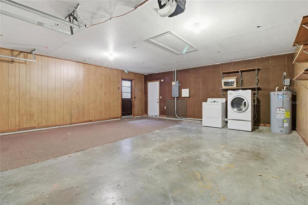 Active With Contract: $335,000 (3 beds, 2 baths, 1248 Square Feet)