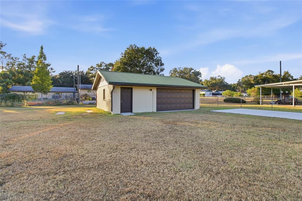 Active With Contract: $335,000 (3 beds, 2 baths, 1248 Square Feet)