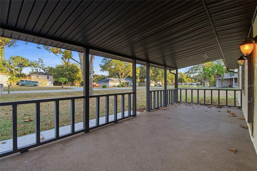 Active With Contract: $335,000 (3 beds, 2 baths, 1248 Square Feet)