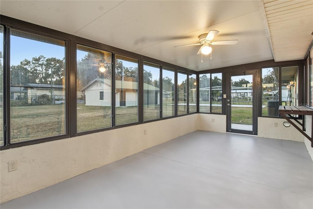 Active With Contract: $335,000 (3 beds, 2 baths, 1248 Square Feet)