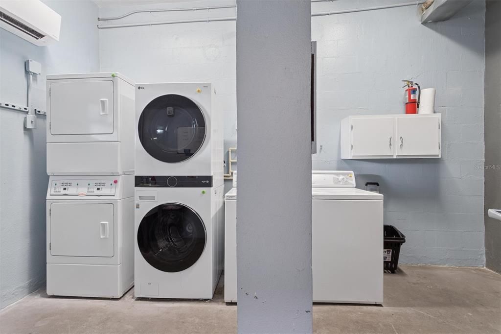 For Sale: $179,000 (1 beds, 1 baths, 780 Square Feet)