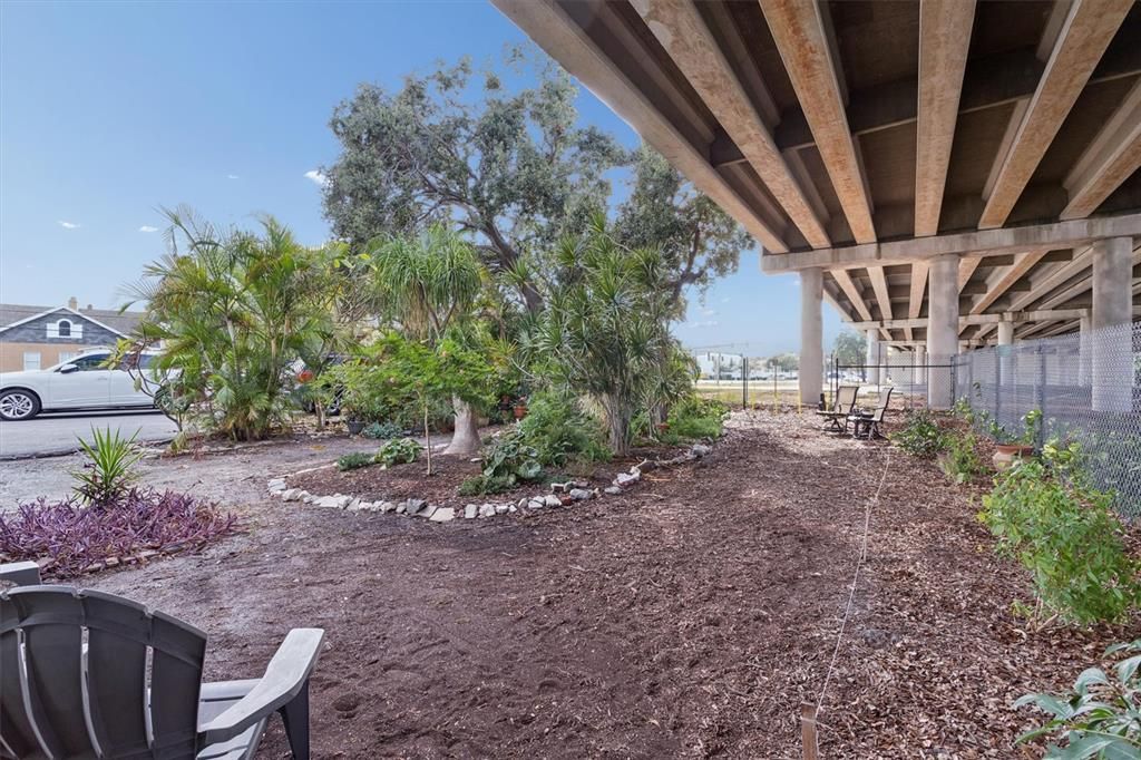 For Sale: $179,000 (1 beds, 1 baths, 780 Square Feet)