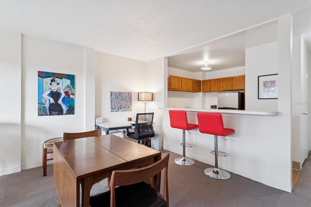 For Sale: $179,000 (1 beds, 1 baths, 780 Square Feet)