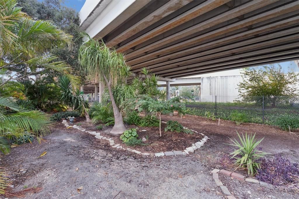 For Sale: $179,000 (1 beds, 1 baths, 780 Square Feet)