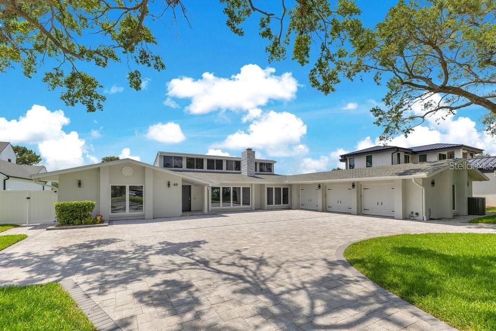 For Rent: $8,500 (4 beds, 4 baths, 4258 Square Feet)