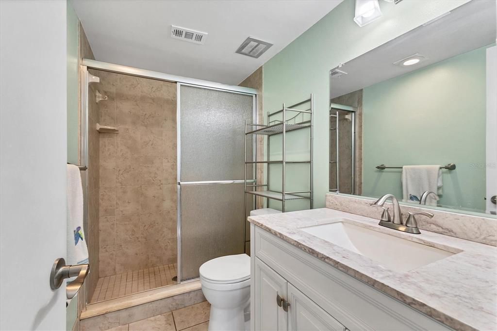 待售: $185,000 (2 贝兹, 2 浴室, 1008 平方英尺)