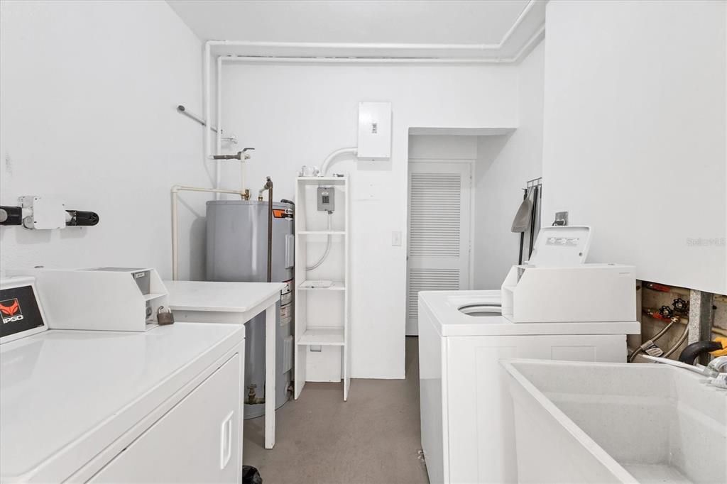 待售: $185,000 (2 贝兹, 2 浴室, 1008 平方英尺)