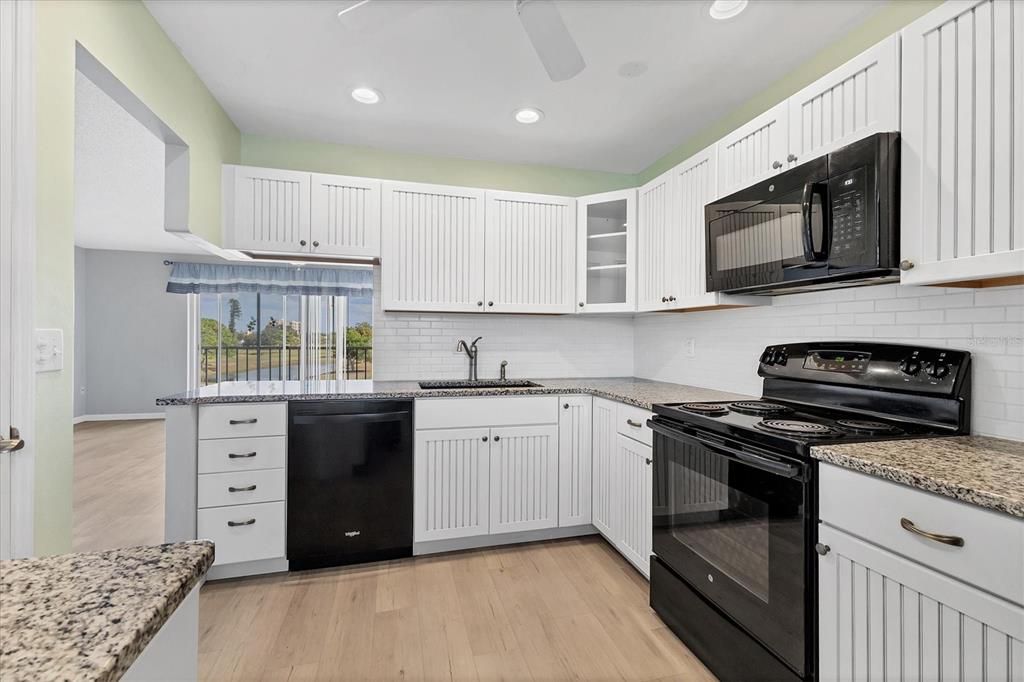 待售: $185,000 (2 贝兹, 2 浴室, 1008 平方英尺)