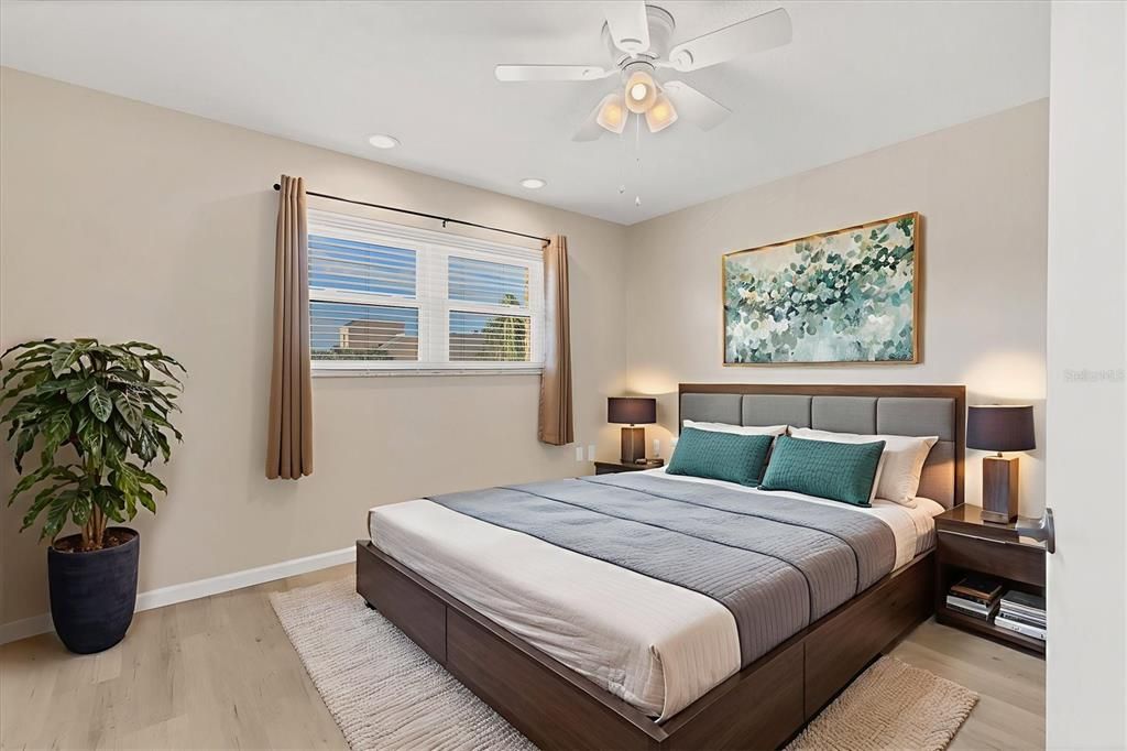 待售: $185,000 (2 贝兹, 2 浴室, 1008 平方英尺)