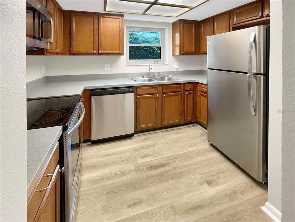 出租: $1,500 (1 贝兹, 1 浴室, 750 平方英尺)