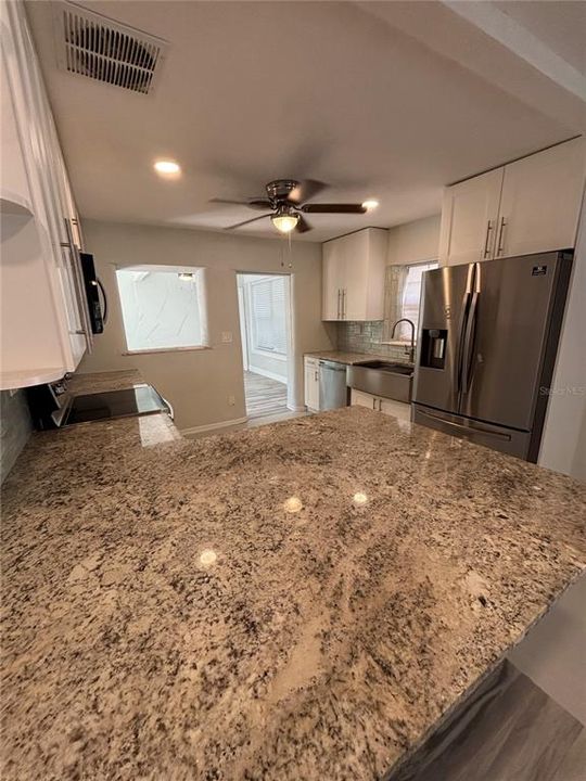 En Venta: $545,000 (4 camas, 3 baños, 2064 Pies cuadrados)