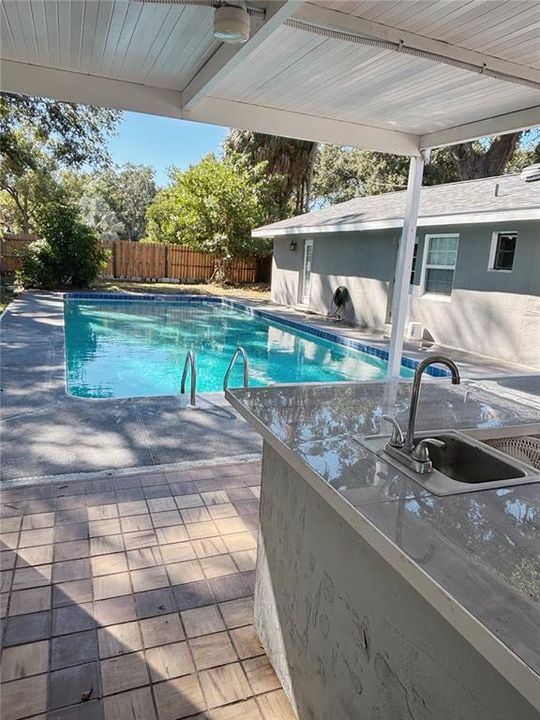 En Venta: $545,000 (4 camas, 3 baños, 2064 Pies cuadrados)