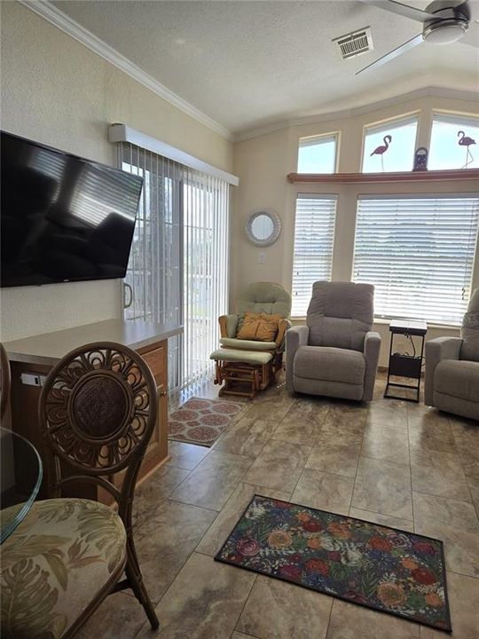 На продажу: $229,000 (1 спален, 1 ванн, 490 Квадратных фут)