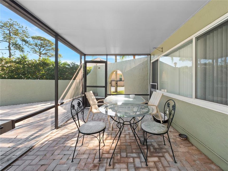 For Sale: $525,000 (3 beds, 2 baths, 2511 Square Feet)