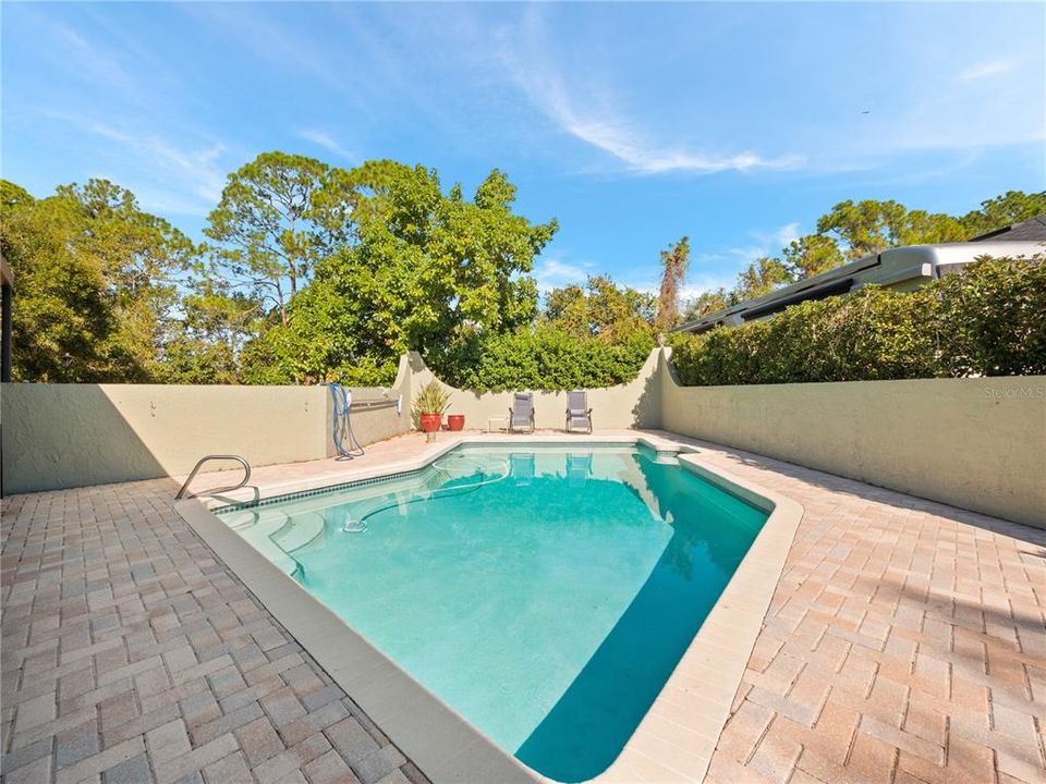 For Sale: $525,000 (3 beds, 2 baths, 2511 Square Feet)