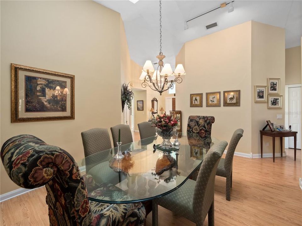 For Sale: $525,000 (3 beds, 2 baths, 2511 Square Feet)