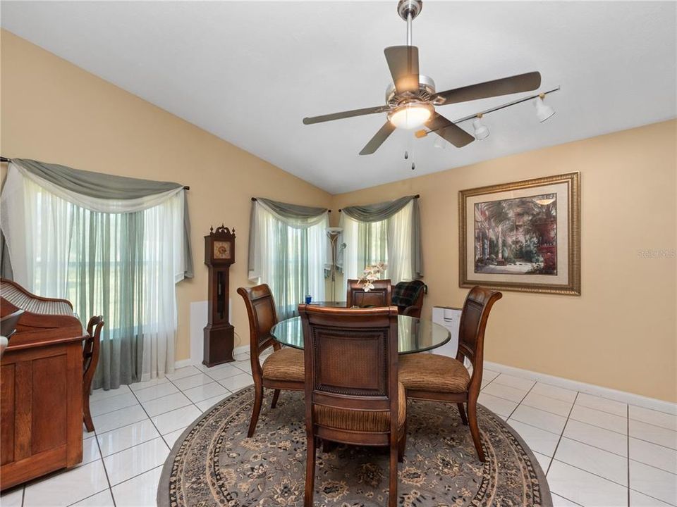 For Sale: $525,000 (3 beds, 2 baths, 2511 Square Feet)