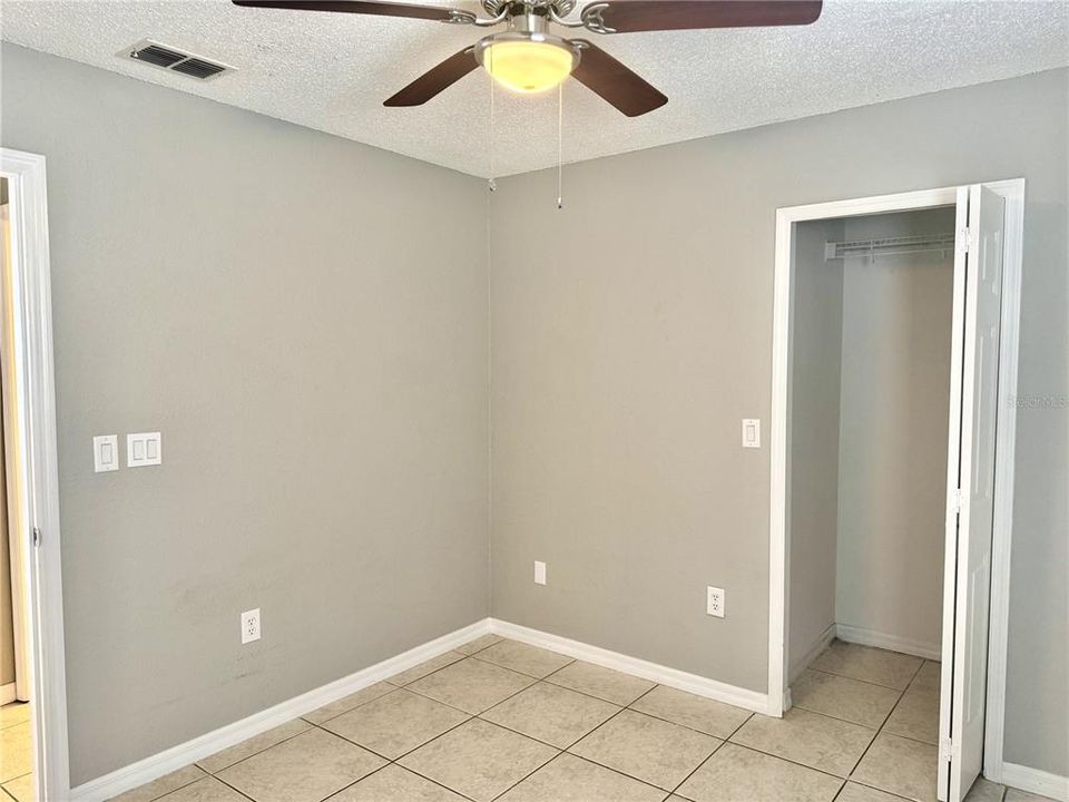 待售: $360,000 (3 贝兹, 2 浴室, 1237 平方英尺)